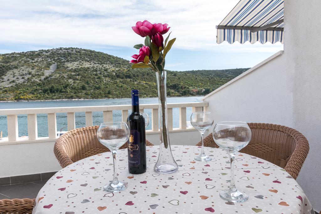 Apartments Mirko Vinišće Dış mekan fotoğraf