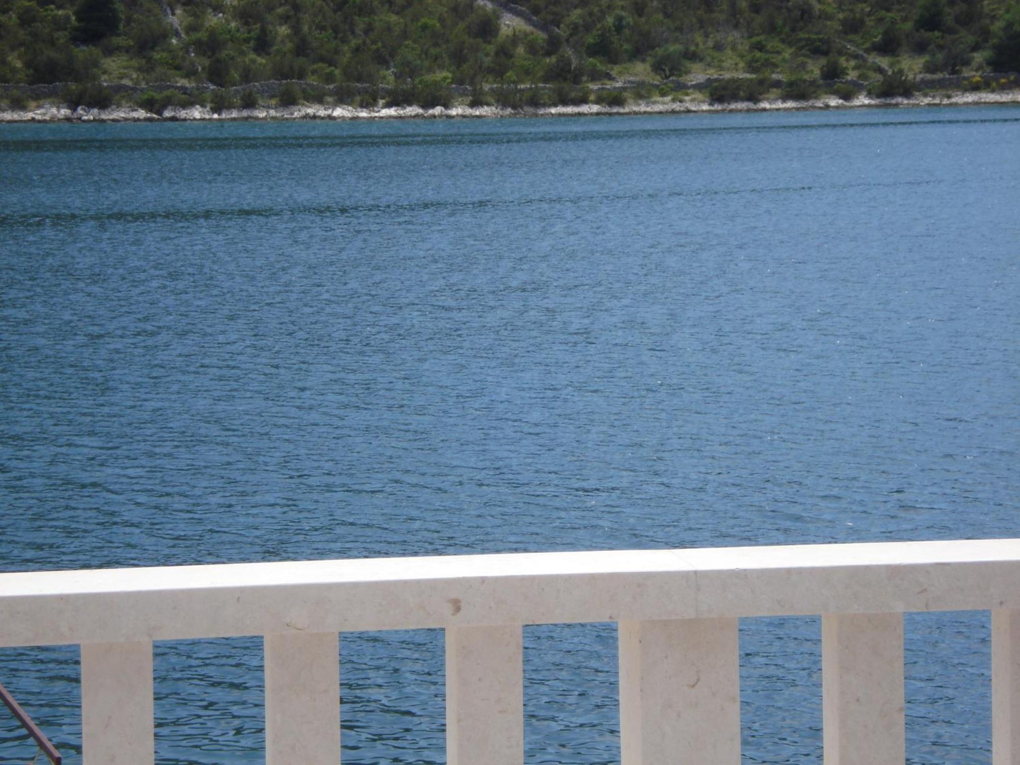 Apartments Mirko Vinišće Dış mekan fotoğraf